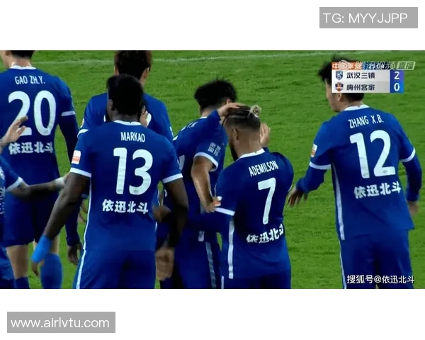 杭州足球队以90分稳居冠军赛积分榜首位，争夺荣誉在即