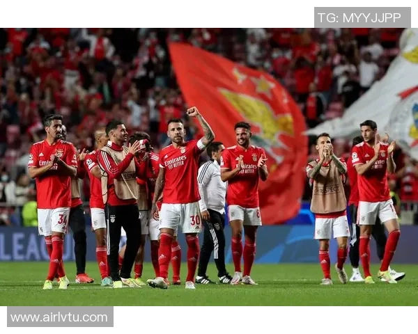 南京足球队的崛起之路：从低谷到辉煌的奋斗历程与启示